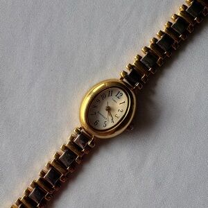 Elegant Gold Women's Watch